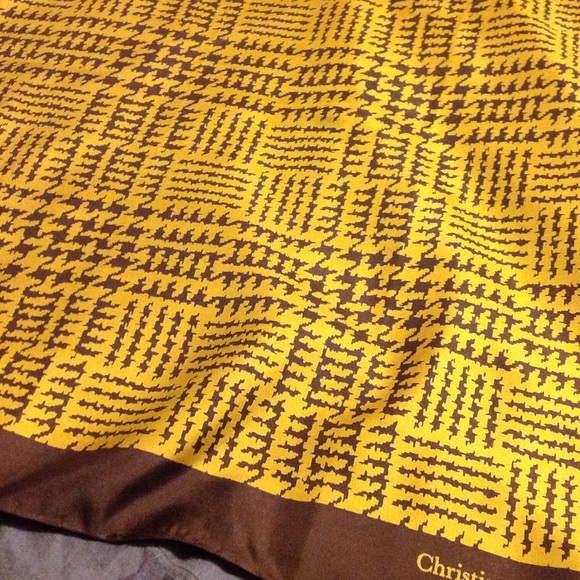 Stunning Christian Dior silk scarf - Picture 2 of 3
