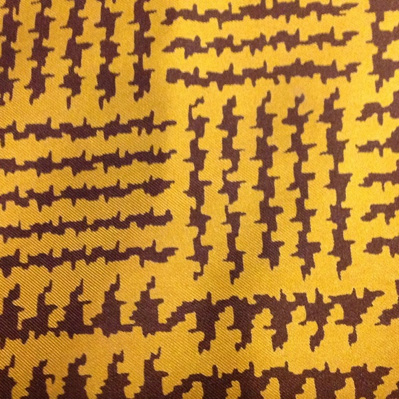 Stunning Christian Dior silk scarf - Picture 3 of 3