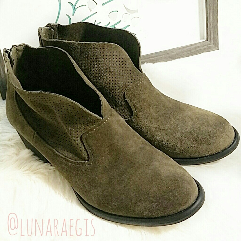 NWT!Jessica Simpson suede ankle bootiesSO SOFT!7.5