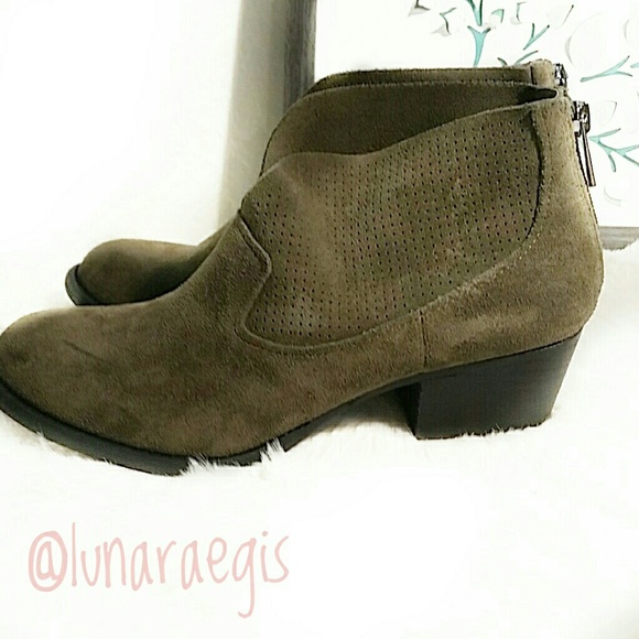 NWT!Jessica Simpson suede ankle bootiesSO SOFT!7.5 - Picture 3 of 6