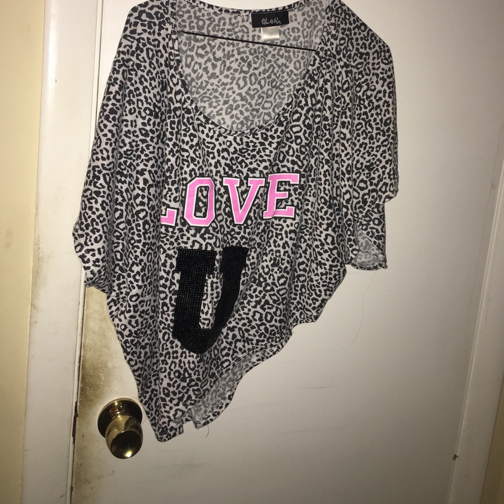 Short-Sleeved Shirt with Split Side