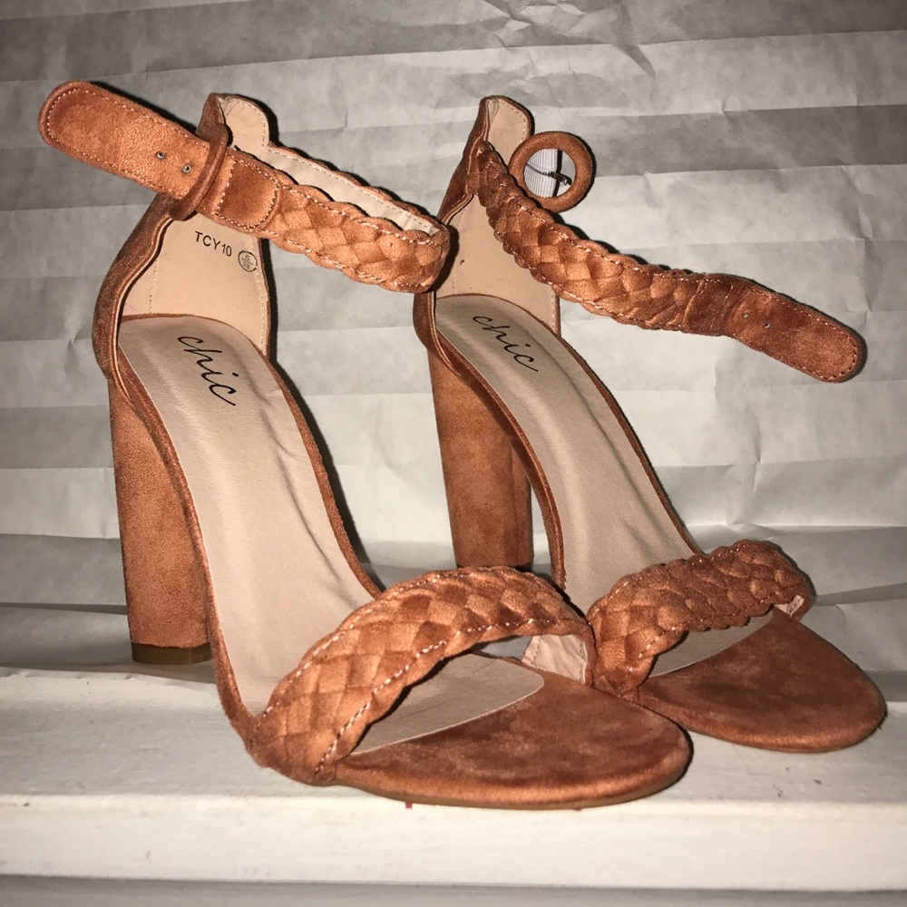 Peach heels, brand new!