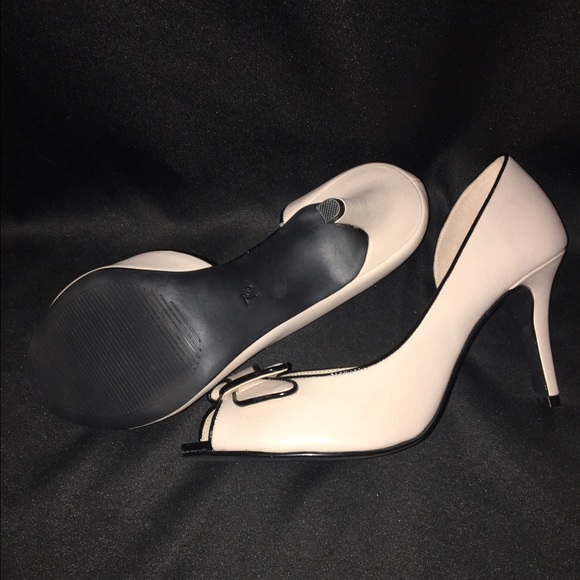 Kelly & Kate Heels nude and black new in box - Picture 2 of 2