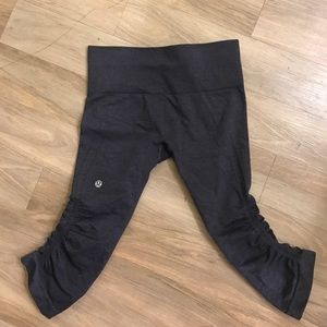 Dark purple lulu lemon cropped leggings