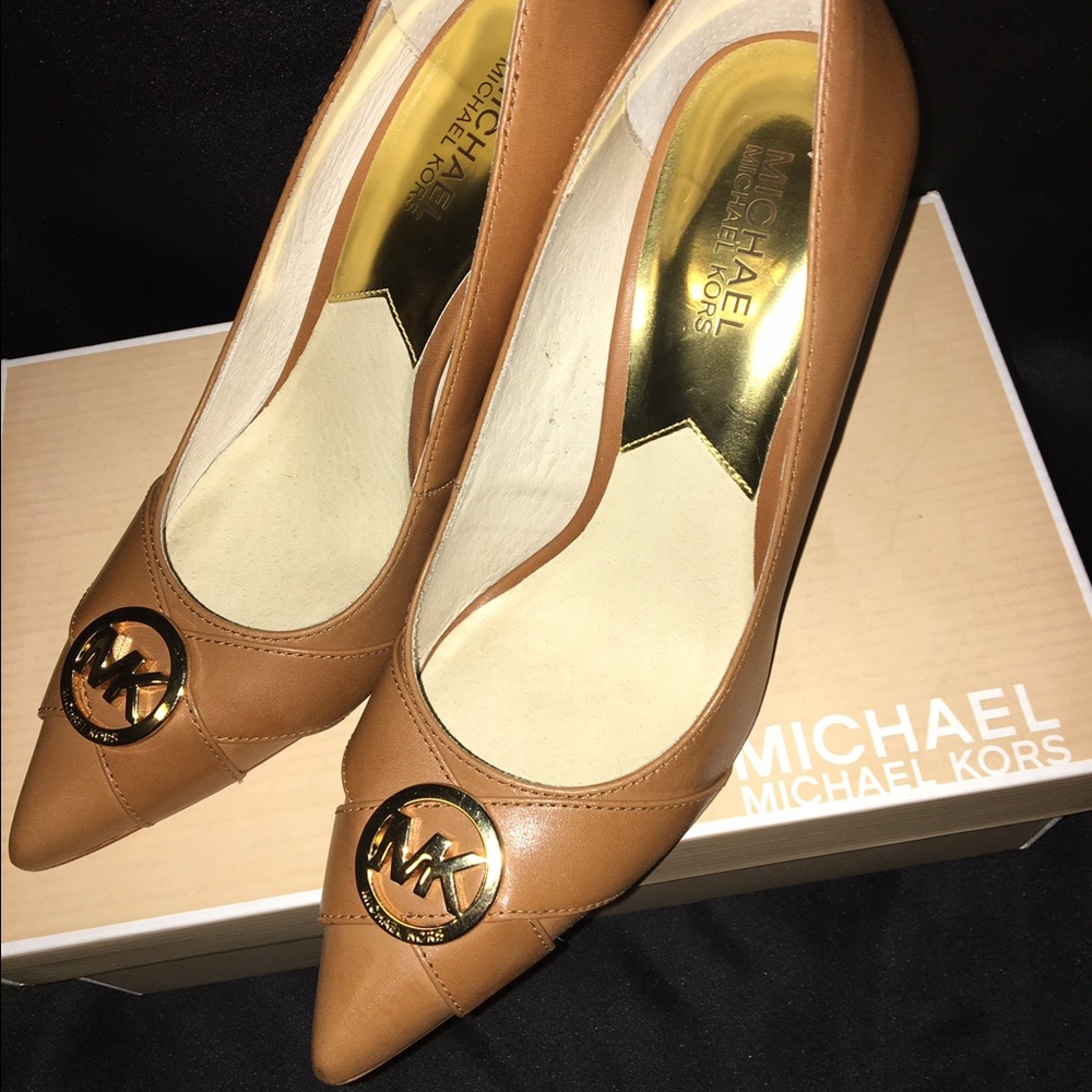 Michael Kors Dark Tan Pointy Pumps