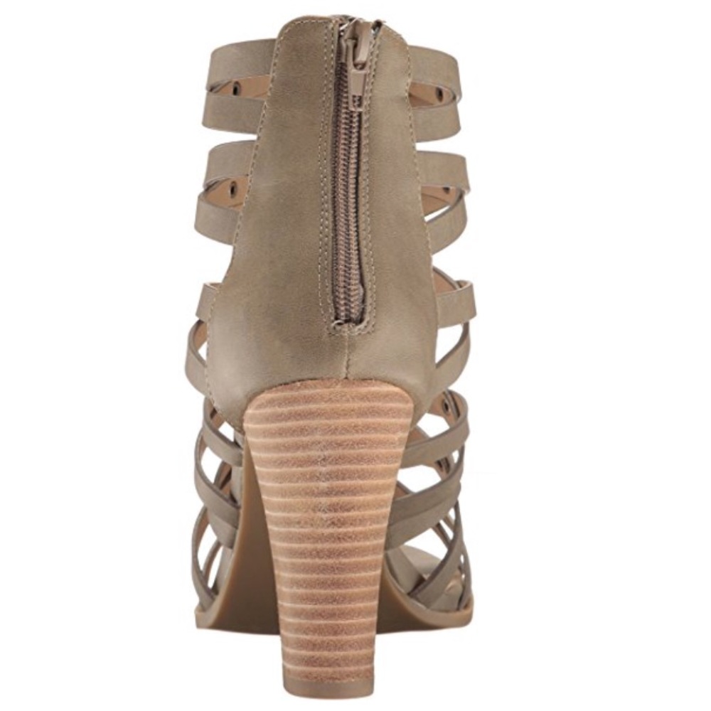 NIB Olive Caged Studded Block Heel Sandals - Picture 4 of 5