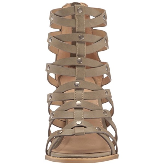 NIB Olive Caged Studded Block Heel Sandals - Picture 3 of 5