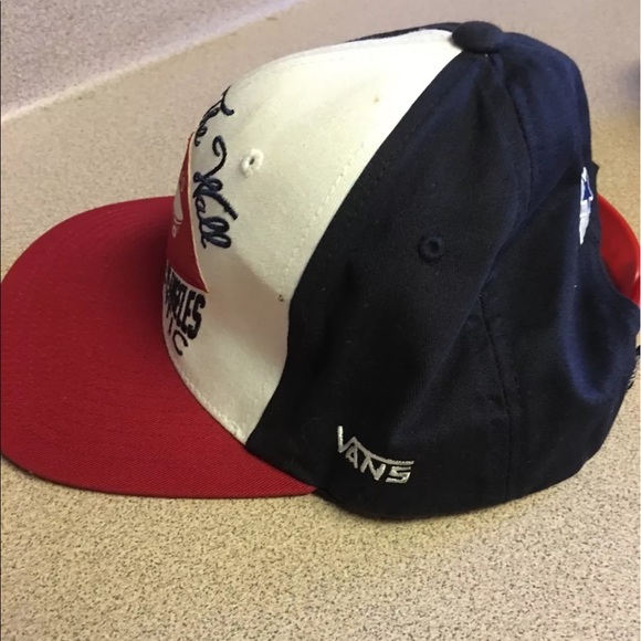 Vans Off The Wall Authentic Trucker Hat. - Picture 2 of 4