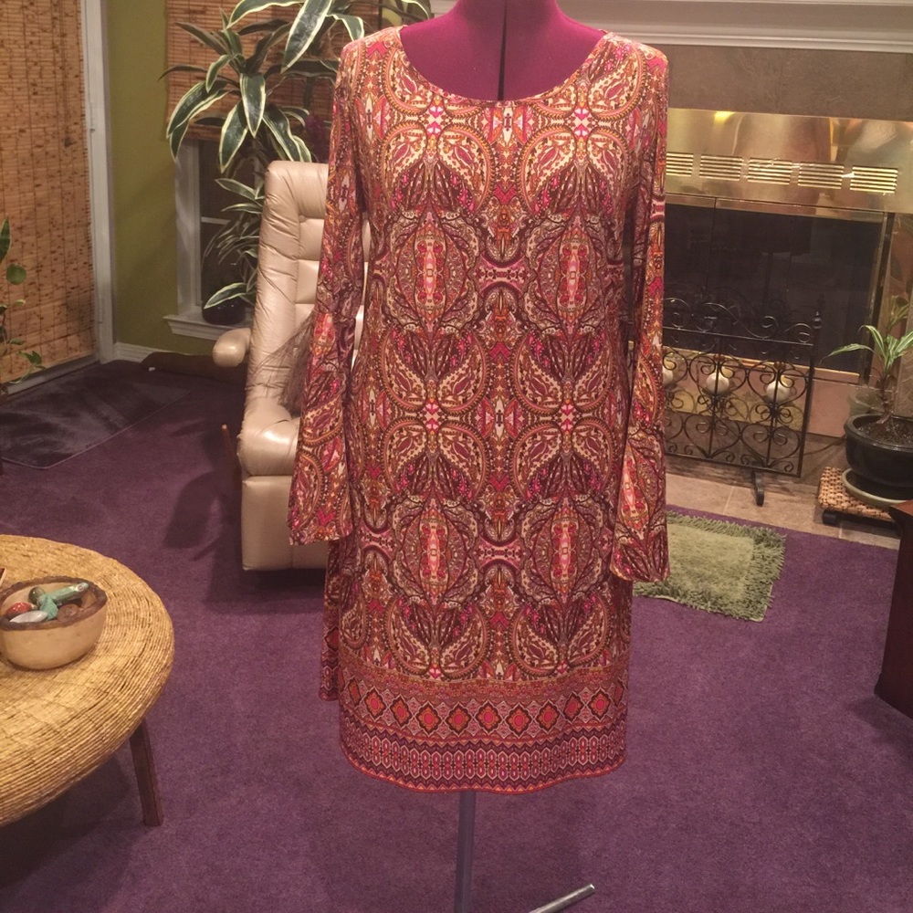 XL Tacera dress in paisley, bell sleeves
