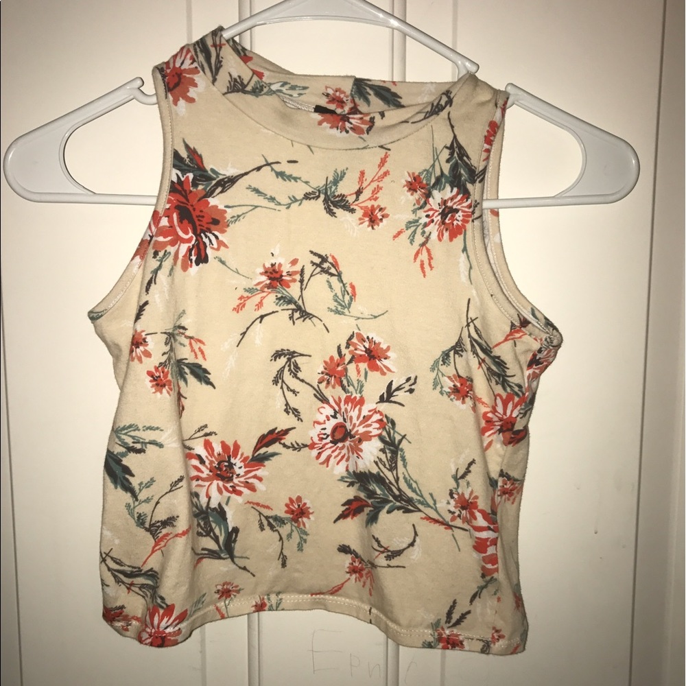 Croptops - Picture 3 of 4