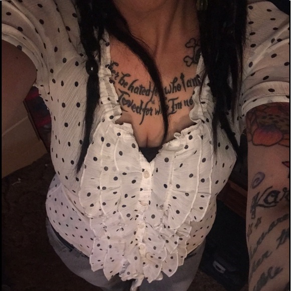 Cute Hollister shirt with ruffles!! - Picture 2 of 8