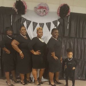 Meet your Posher, Yvette