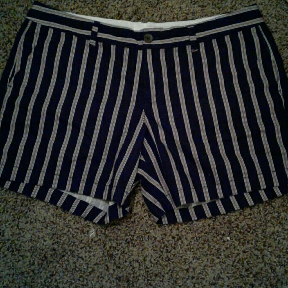 Striped - Shorts - Picture 1 of 3