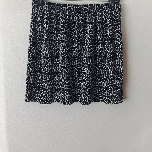 Printed Black-and-White Skirt - Picture 2 of 5