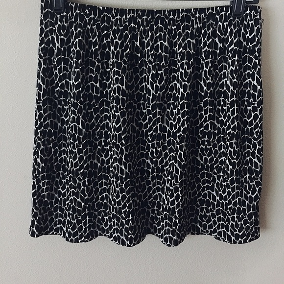 Printed Black-and-White Skirt - Picture 3 of 5