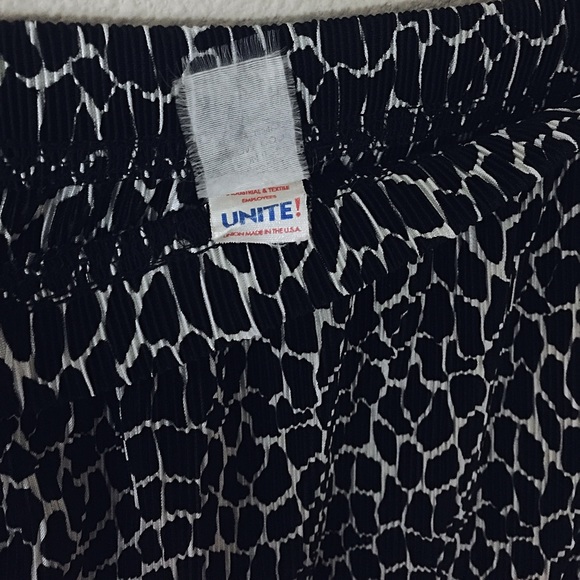 Printed Black-and-White Skirt - Picture 4 of 5