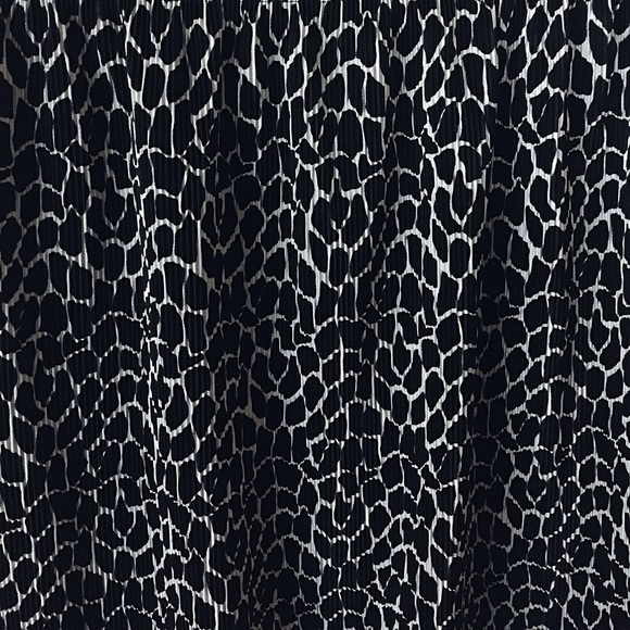 Printed Black-and-White Skirt - Picture 5 of 5