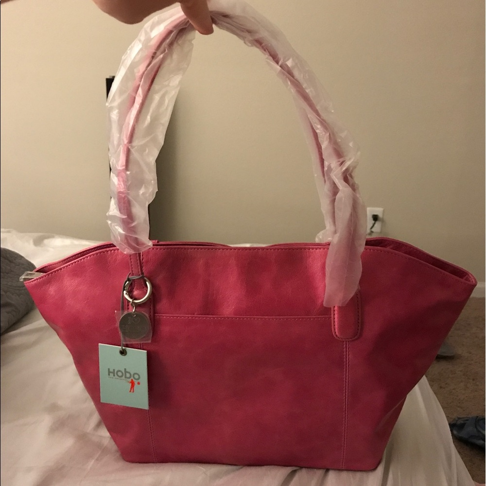 🆕HOBO PATTI VI BEGO IN BEGONIA 💕