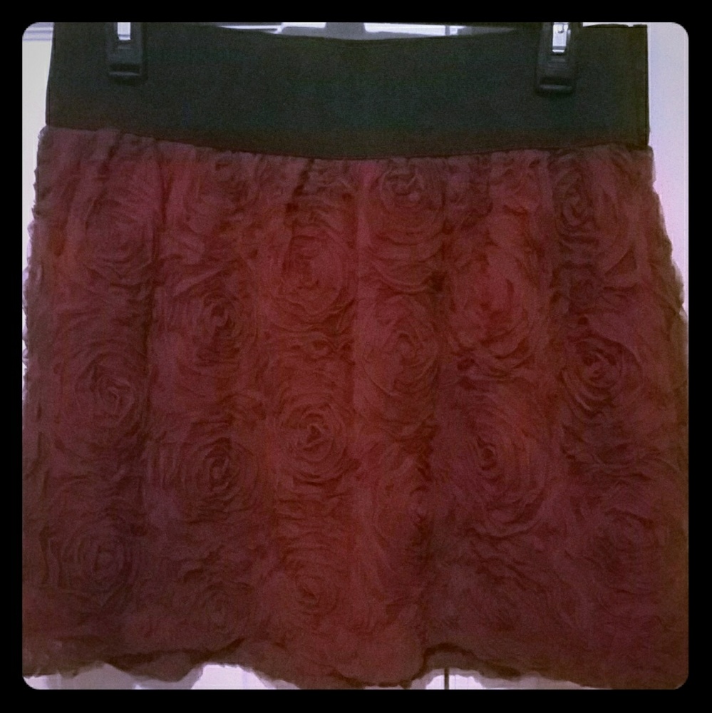 Red Rose Pleated Skirt
