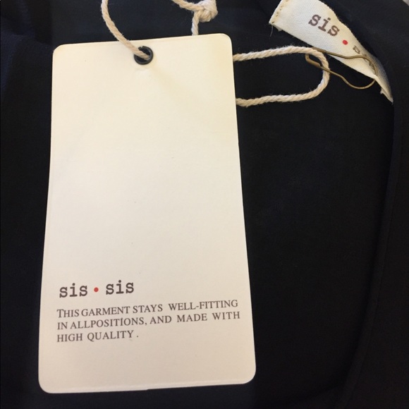 Sassy black spaghetti strap top - Picture 4 of 4