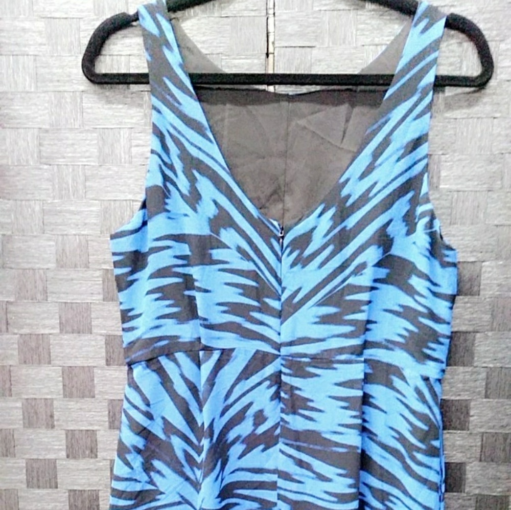 Dress - Picture 3 of 4