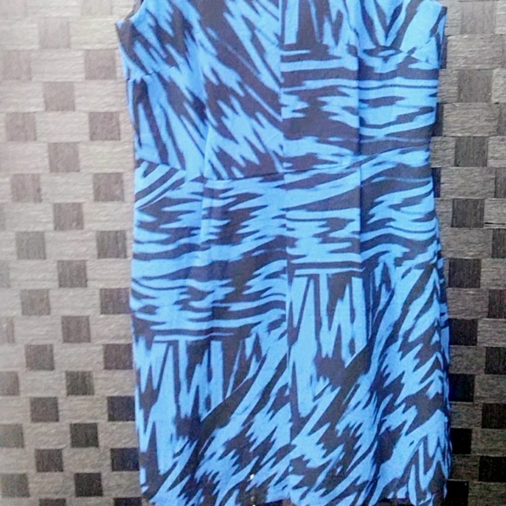 Dress - Picture 4 of 4