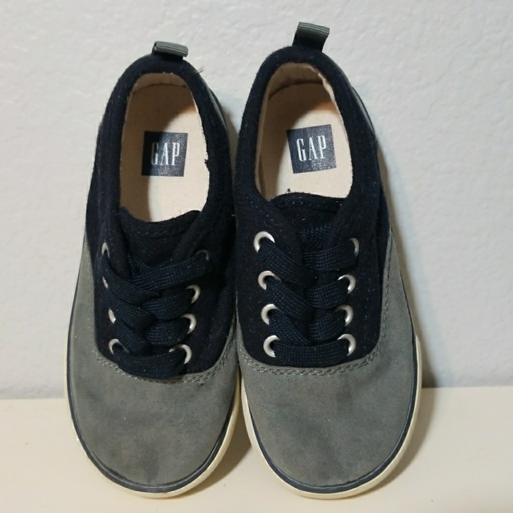GAP Suede Grey/Dark Blue Lace up