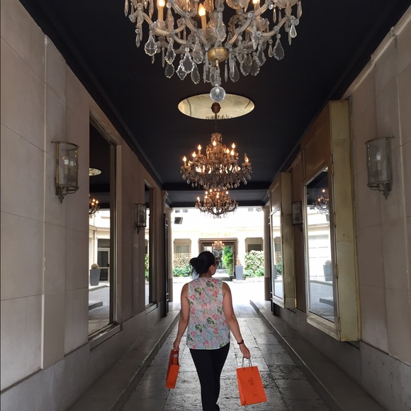 Meet your Posher, Christina - Picture 4 of 4