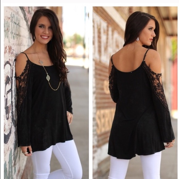 🤑SALE Last One!🤑 Vintage Lace Shoulder Tunic - Picture 2 of 4