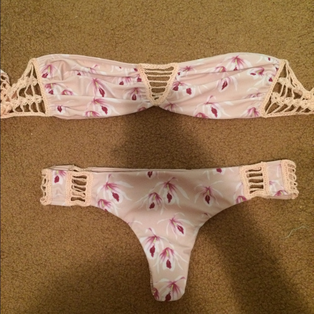 Acacia Bottom