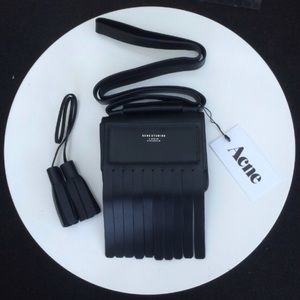 Acne "Laurie"