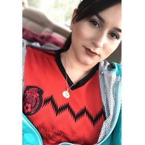 Meet your Posher, Adriana