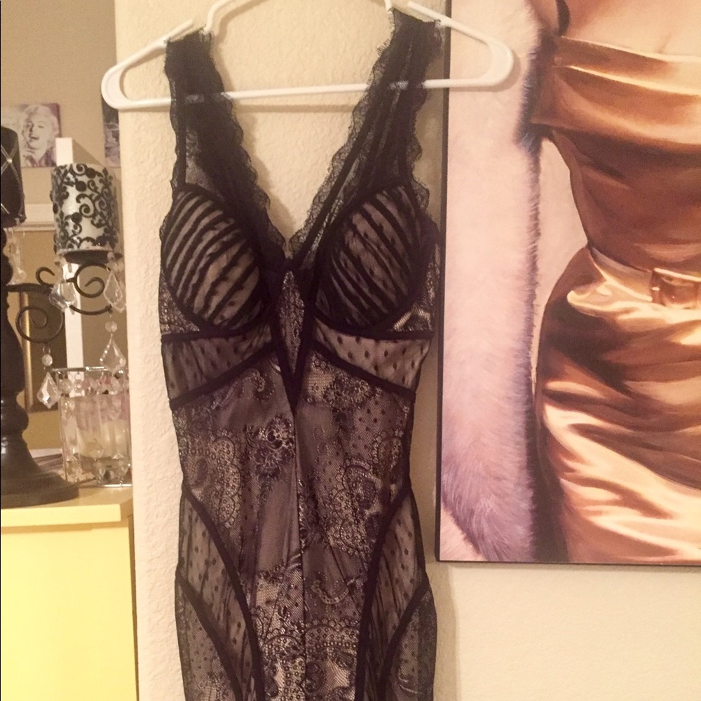 BEBE nude dress w black lace overlay