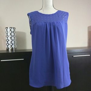 Violet Black House White Market Top