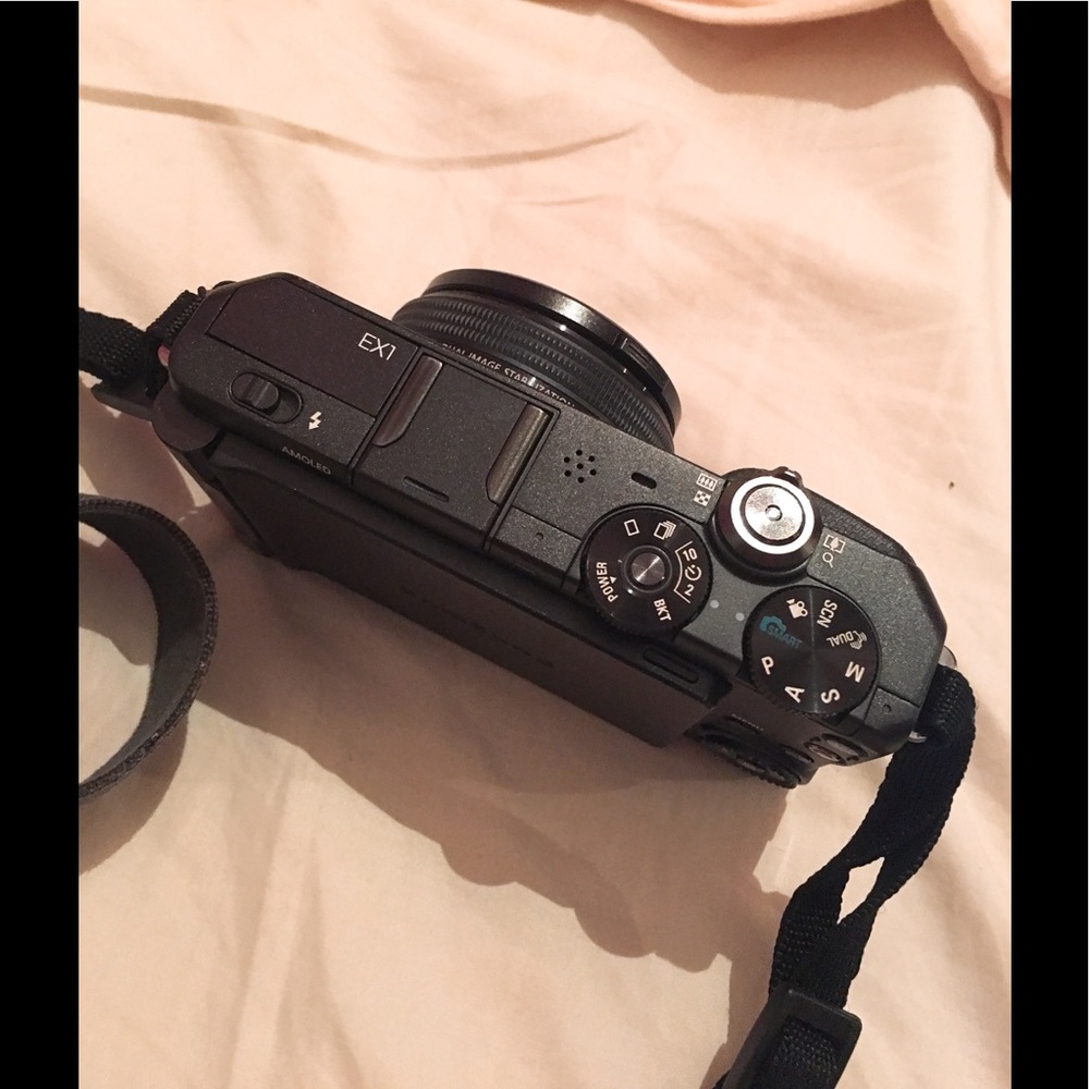 Samsung camera - Picture 3 of 5