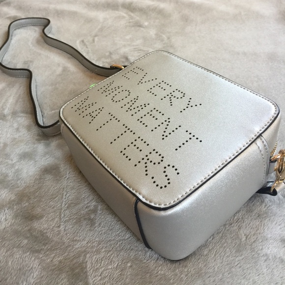 EVERY MOMENT MATTERS crossbody handbag - Picture 4 of 8