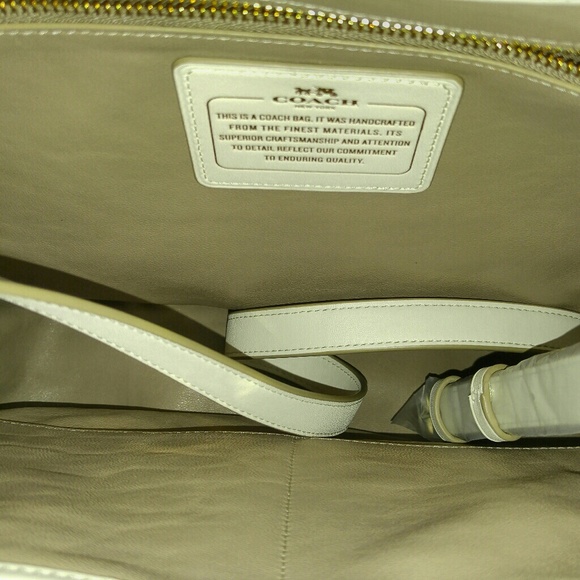🚫SOLD🚫White coach bag( final sale) - Picture 5 of 5