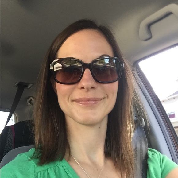 Meet your Posher, Sarah - Picture 1 of 1