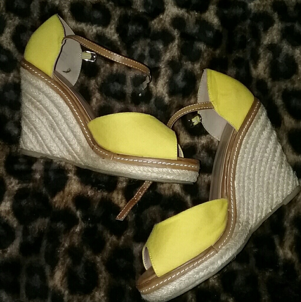 Sandals - Picture 2 of 4