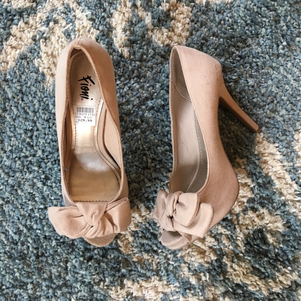Nude Peeptoe Pumps