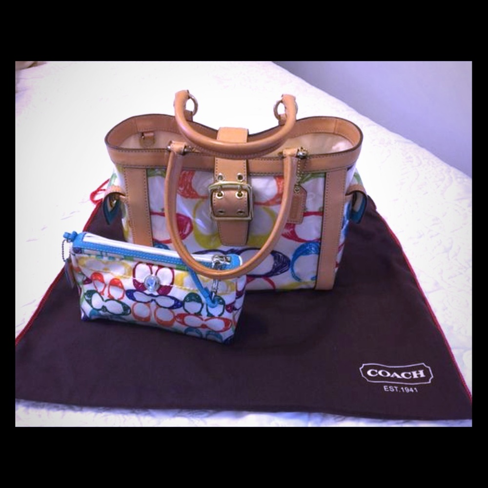 💥sold💥 Authentic Coach bag and wristlet.