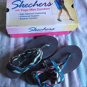 Skechers yoga mat foam sandals EUC