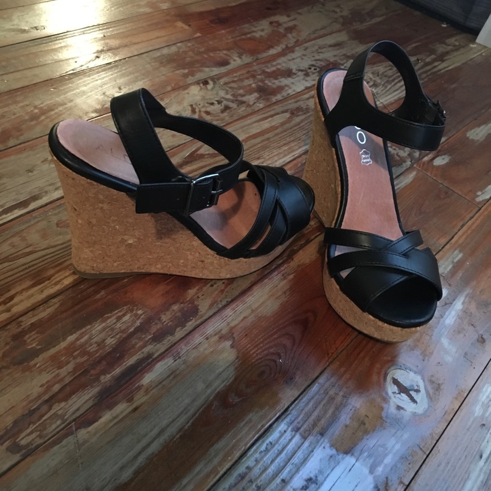 Aldo Sandal wedges