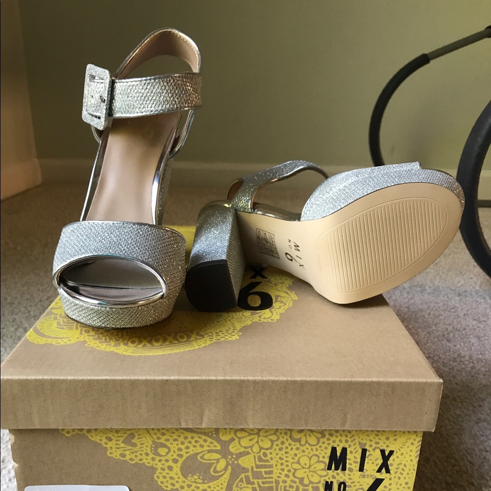 Mix no. 6 brand Silver heels size 6.5