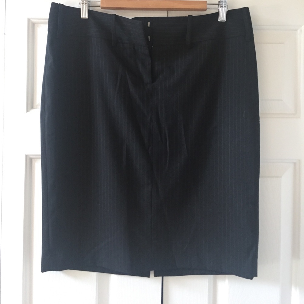 Professional pin-striped skirt