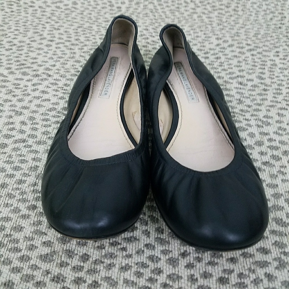 VERA WANG Lavender Ballet Flats - Picture 2 of 5
