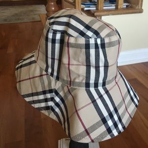 Burberry hat