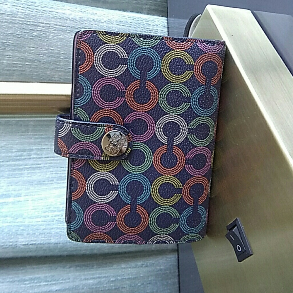 Coach Billfold Wallet Lavender leather lining