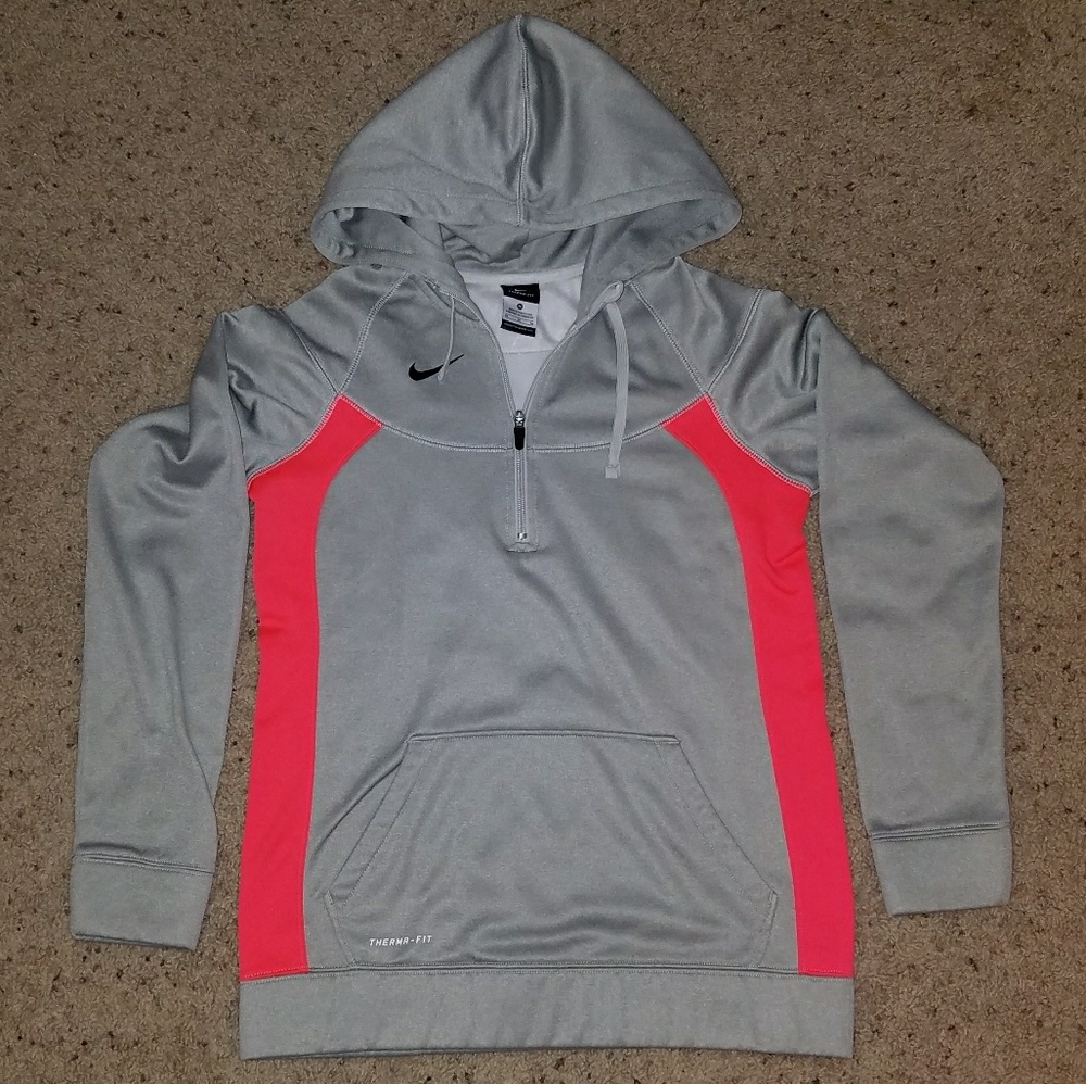 Womens Nike pullover with zipper.