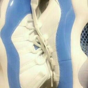 Size 8.5 UNC Jordan 11 LOW